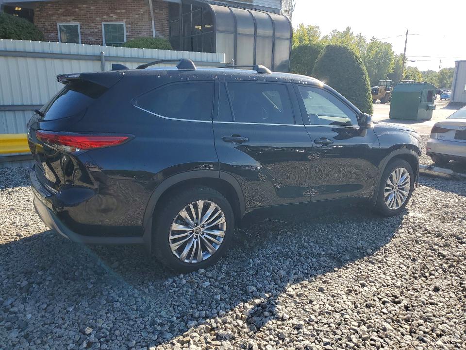 67332846 :رقم المزاد ، 5TDKDRBH0PS031048 vin ، 2023 Toyota Highlander مزاد بيع