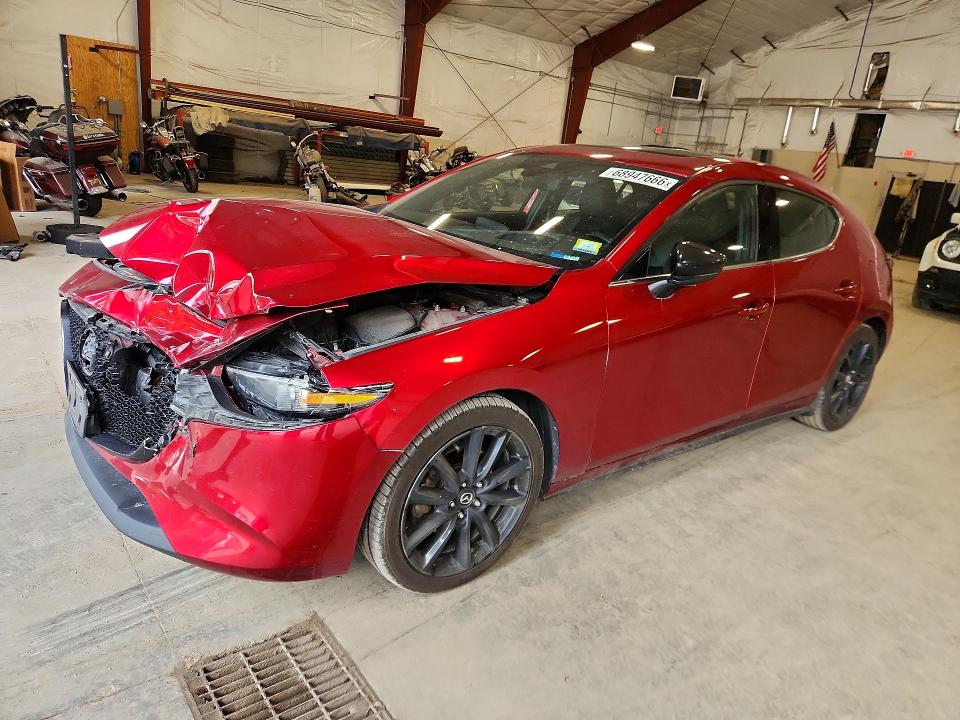 Продаж на аукціоні авто 2021 Mazda 3, vin: JM1BPBJY8M1335351, номер лоту: 68947666