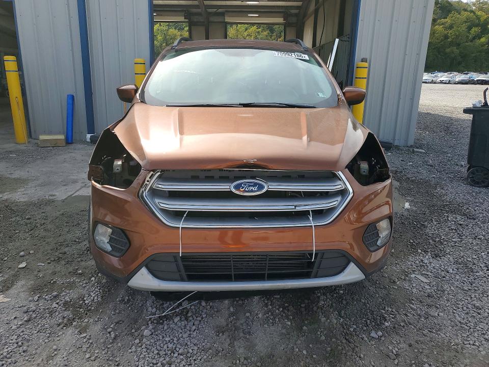 70992186 :رقم المزاد ، 1FMCU9G91HUB98307 vin ، 2017 Ford Escape مزاد بيع