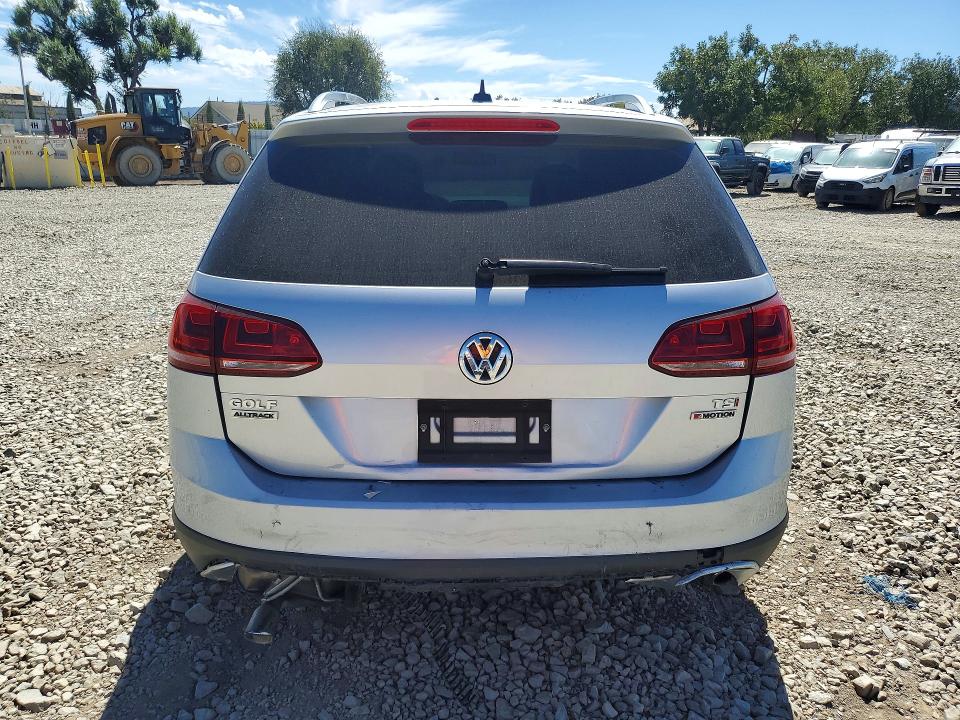Продажа на аукционе авто 2017 Volkswagen Golf Alltrack, vin: 3VWH17AU4HM524199, номер лота: 68050946