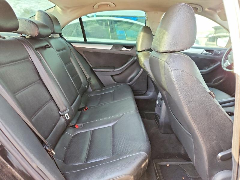 67775816 :رقم المزاد ، 3VWDP7AJ0DM450874 vin ، 2013 Volkswagen Jetta مزاد بيع