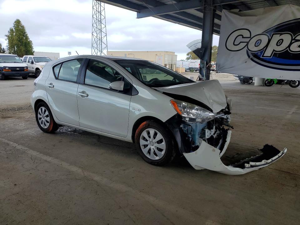 69224436 :رقم المزاد ، JTDKDTB33E1573904 vin ، 2014 Toyota Prius C مزاد بيع