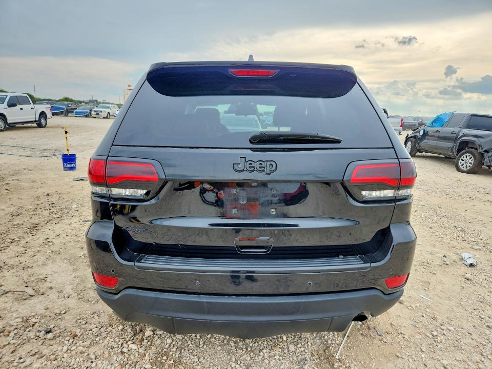Продаж на аукціоні авто 2018 Jeep Grand Cherokee, vin: 1C4RJFAG3JC211180, номер лоту: 69064686