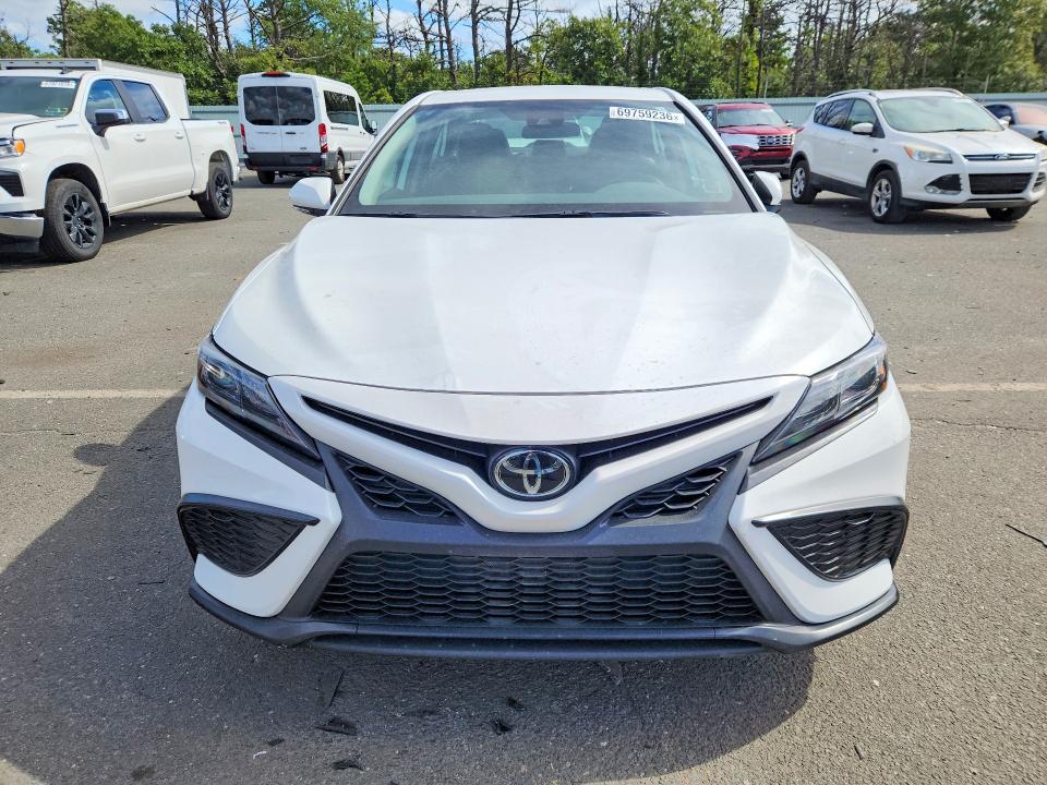 Продаж на аукціоні авто 2024 Toyota Camry, vin: 4T1G11BK3RU116567, номер лоту: 69759236