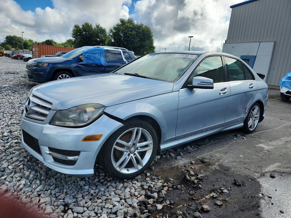 2013 Mercedes-benz C მანქანა იყიდება აუქციონზე, vin: WDDGF4HBXDA767645, აუქციონის ნომერი: 67478676