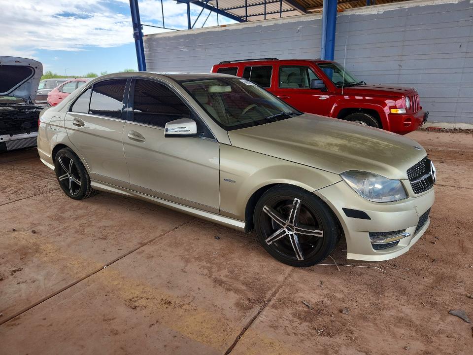 Продажа на аукционе авто 2012 Mercedes-benz C, vin: WDDGF4HB8CR219143, номер лота: 69889676