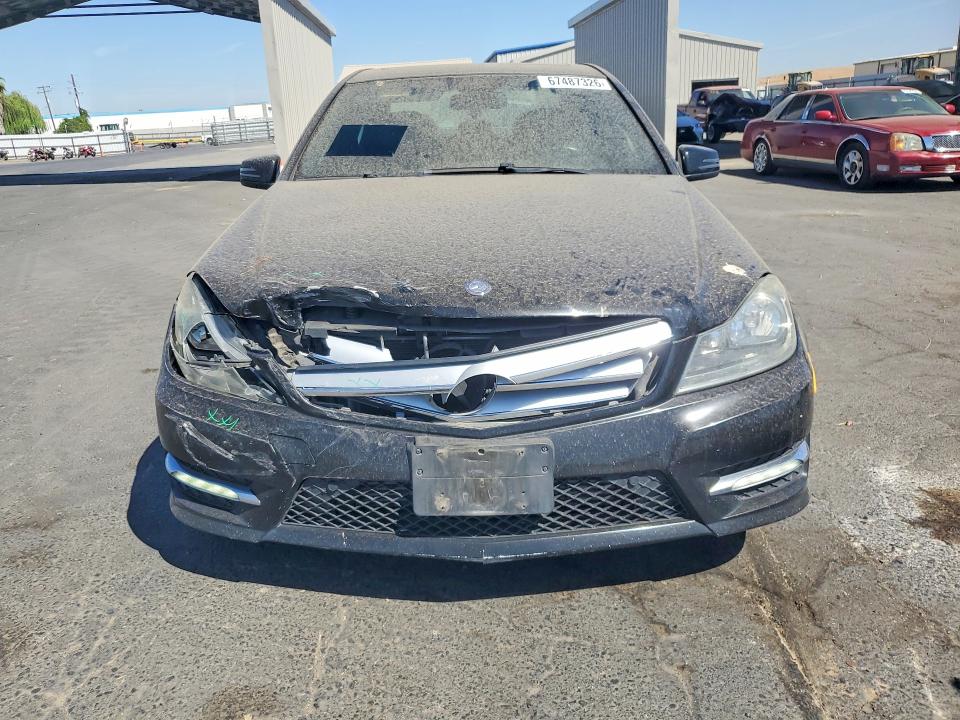 67487326 :رقم المزاد ، WDDGF4HB5CR233128 vin ، 2012 Mercedes-benz C مزاد بيع