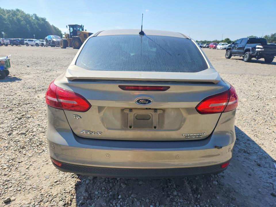 68041396 :رقم المزاد ، 1FADP3J25FL259143 vin ، 2015 Ford Focus مزاد بيع