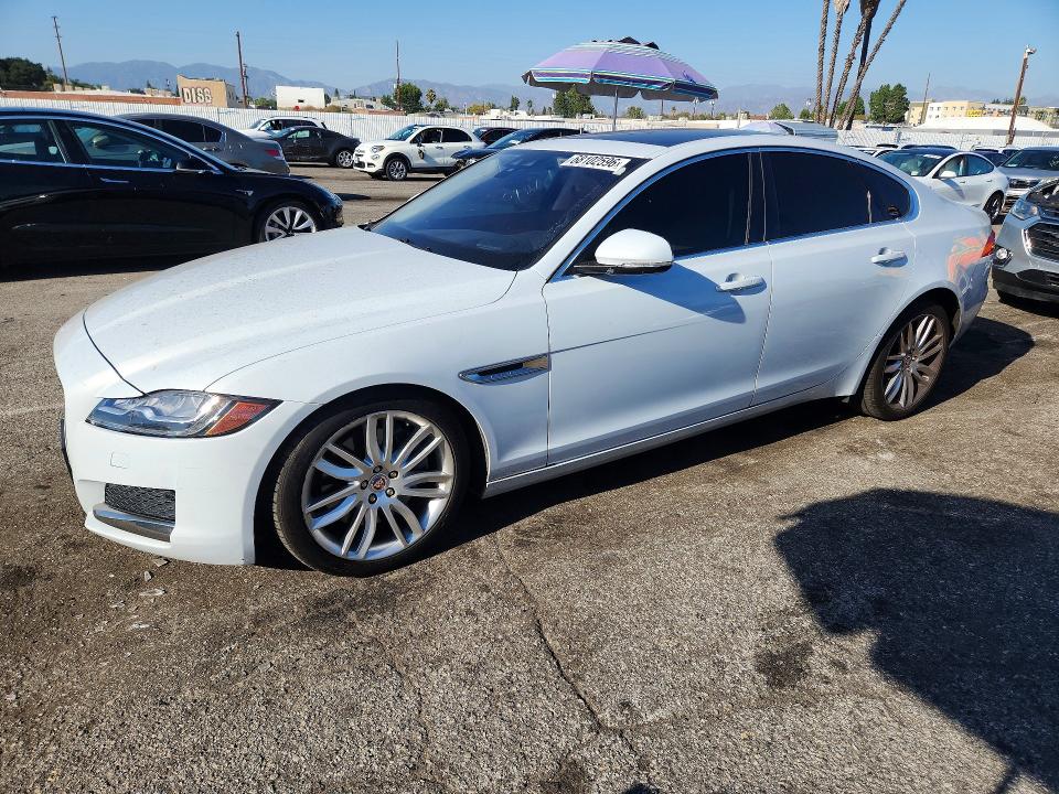 Auction sale of the 2018 Jaguar Xf, vin: SAJBH4EV2JCY53367, lot number: 68102596
