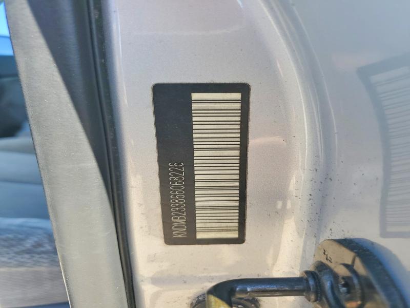 70480246 :رقم المزاد ، KNDMB233866068226 vin ، 2006 Kia Sedona مزاد بيع