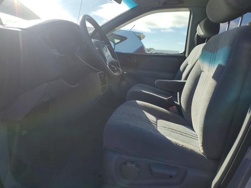 70604856 :رقم المزاد ، 4T3ZF13C81U334145 vin ، 2001 Toyota Sienna مزاد بيع