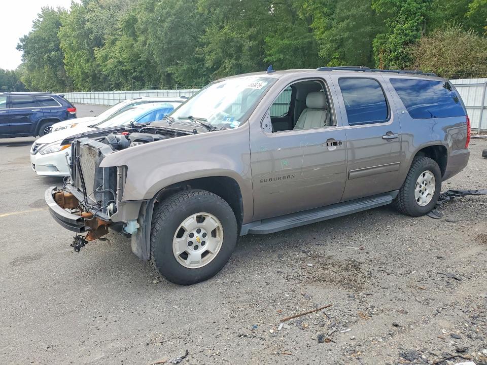 67966926 :رقم المزاد ، 1GNSCJE01ER186561 vin ، 2014 Chevrolet Suburban مزاد بيع