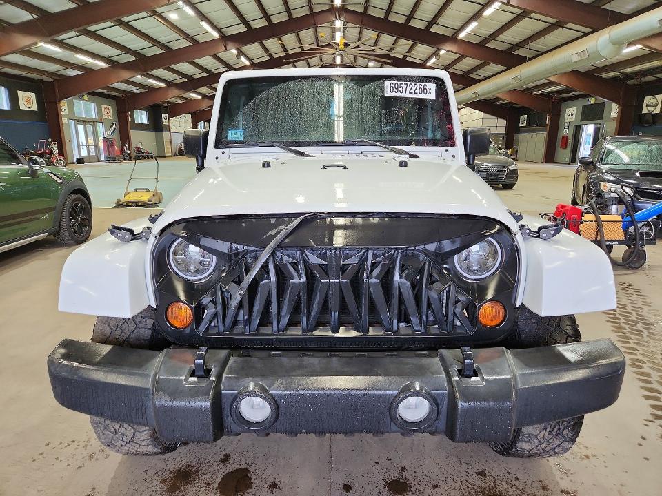 69572266 :رقم المزاد ، 1C4BJWEG0DL604571 vin ، 2013 Jeep Wrangler Unlimited مزاد بيع
