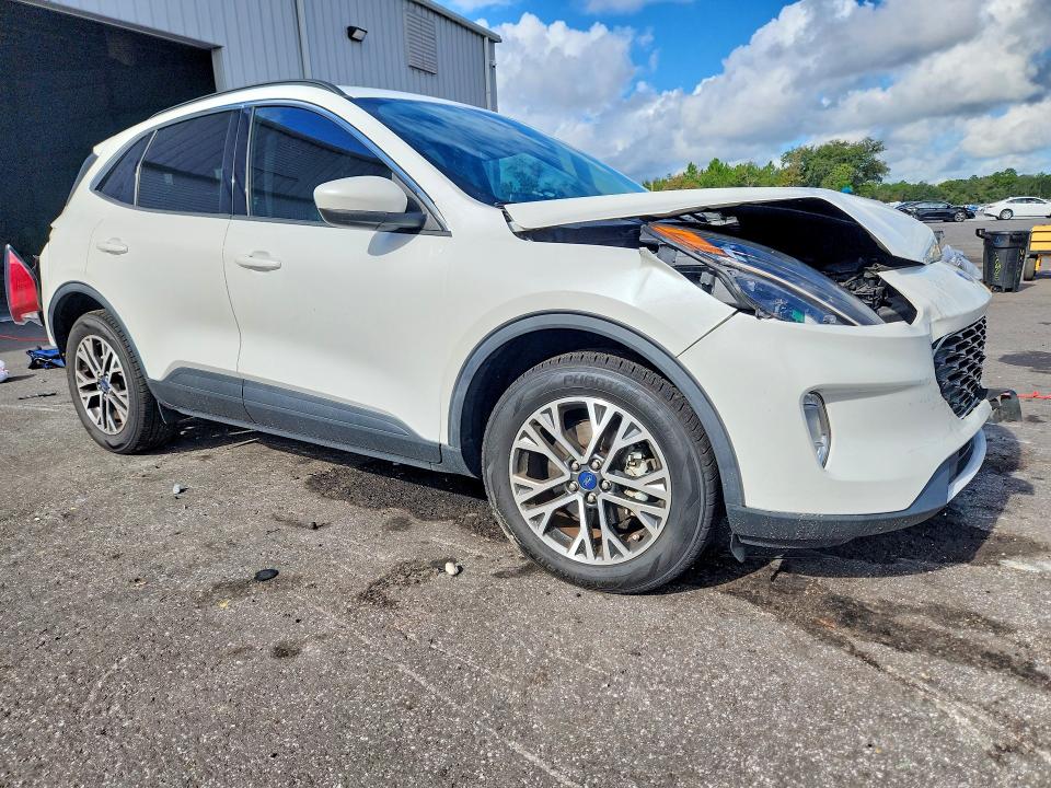 2020 Ford Escape მანქანა იყიდება აუქციონზე, vin: 1FMCU0H67LUC62472, აუქციონის ნომერი: 68195086