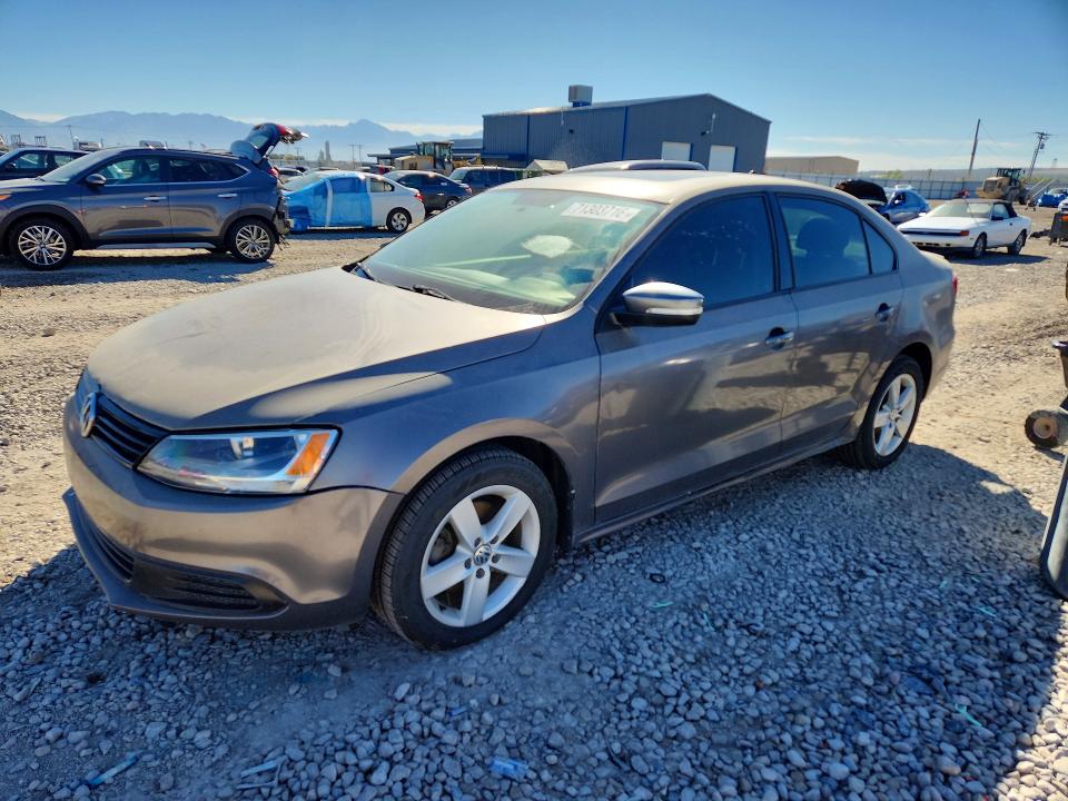 71303716 :رقم المزاد ، 3VWLL7AJ2BM086252 vin ، 2011 Volkswagen Jetta مزاد بيع