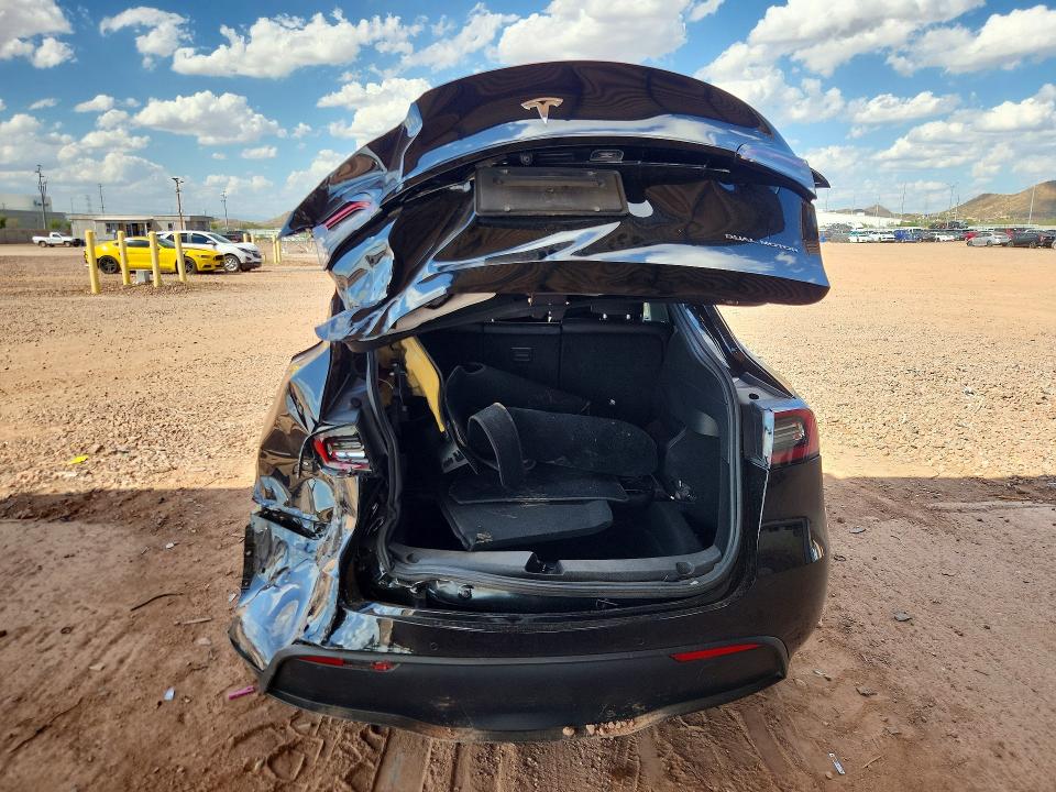 67827006 :رقم المزاد ، 7SAYGAEEXNF391887 vin ، 2022 Tesla Model Y مزاد بيع