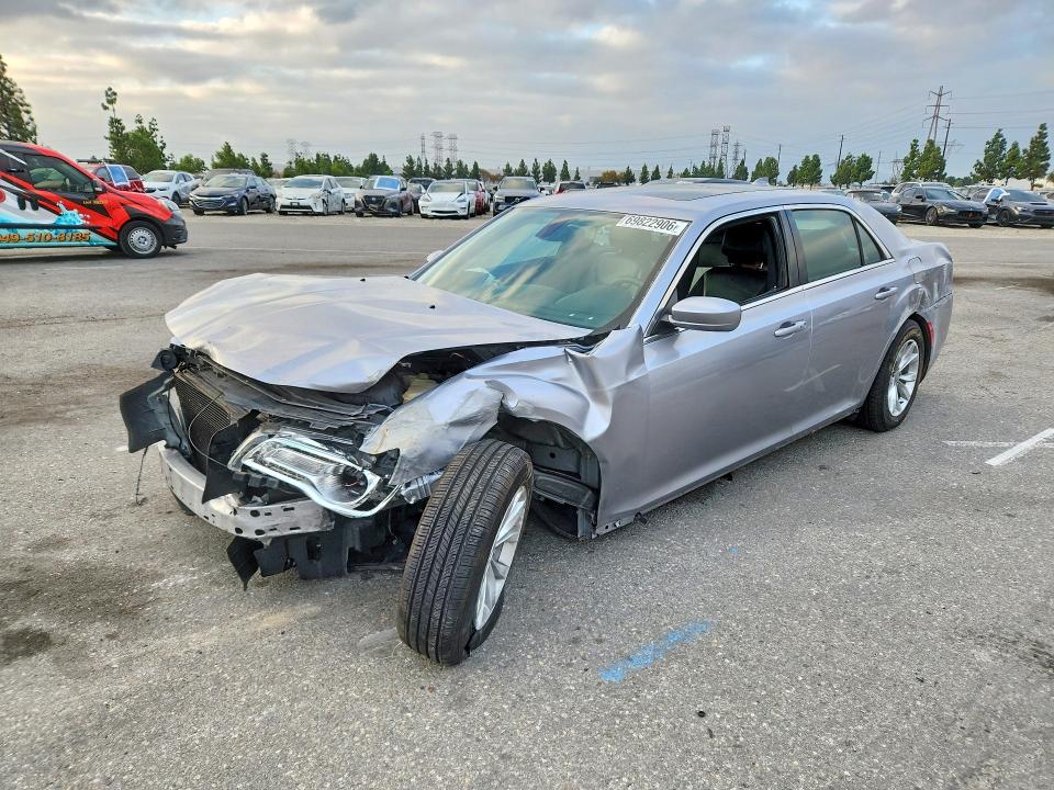 69822906 :رقم المزاد ، 2C3CCAAGXFH930776 vin ، 2015 Chrysler 300 مزاد بيع