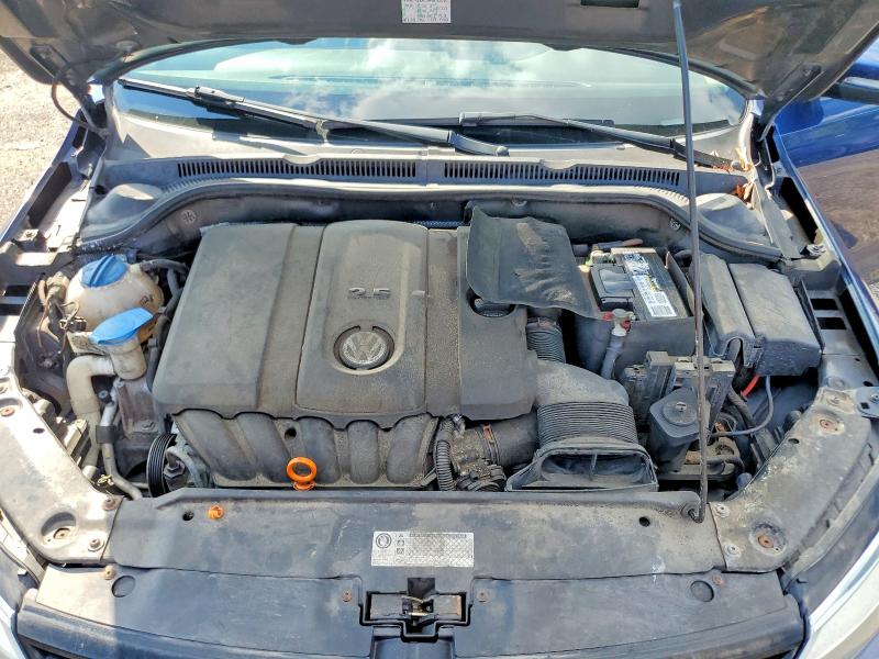 67912796 :رقم المزاد ، 3VWDZ7AJ8BM087862 vin ، 2011 Volkswagen Jetta مزاد بيع