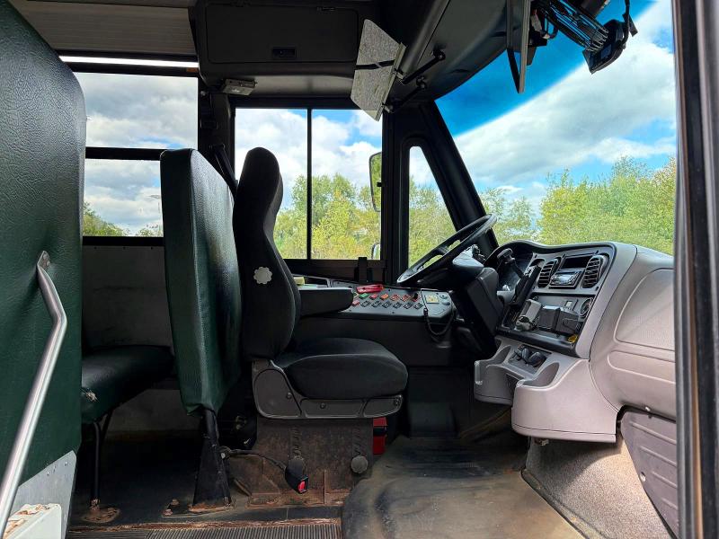Продаж на аукціоні авто 2015 Freightliner Chassis, vin: 4UZABRDU3FCFW9494, номер лоту: 68635036