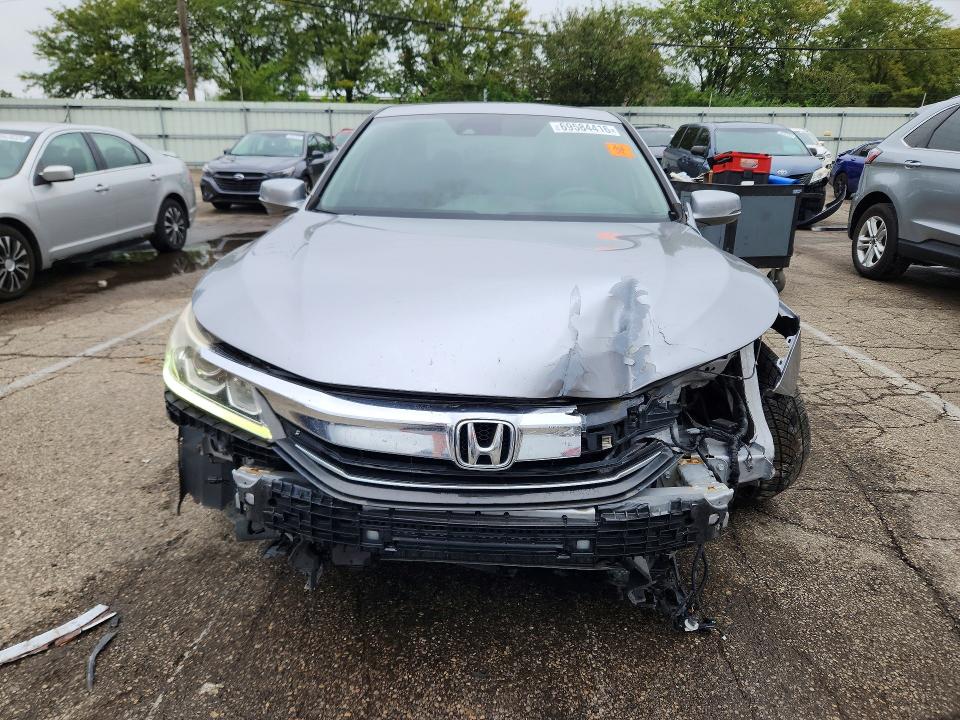 69584416 :رقم المزاد ، 1HGCR2F95HA235845 vin ، 2017 Honda Accord مزاد بيع