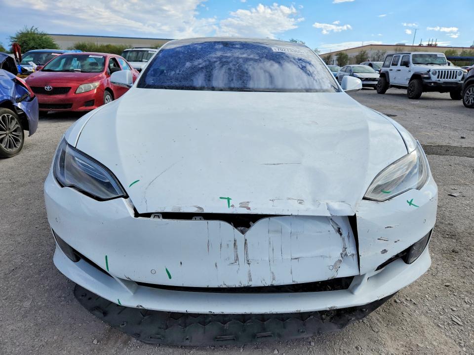 70273366 :رقم المزاد ، 5YJSA1E12GF160664 vin ، 2016 Tesla Model S مزاد بيع