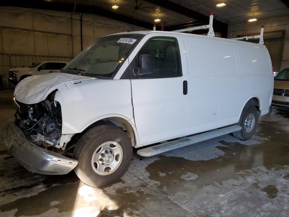 67474706 :رقم المزاد ، 1GCWGAFG3L1266448 vin ، 2020 Chevrolet Express G2500 مزاد بيع