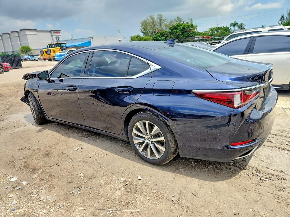 68986226 :رقم المزاد ، 58ABZ1B10KU005483 vin ، 2019 Lexus Es مزاد بيع