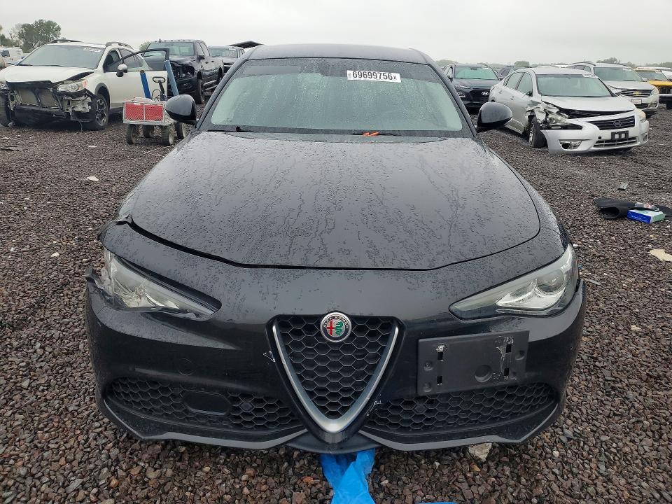 2018 Alfa Romeo Giulia მანქანა იყიდება აუქციონზე, vin: ZARFAEDN3J7564511, აუქციონის ნომერი: 69699756