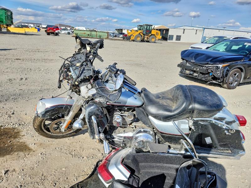 70260496 :رقم المزاد ، 1HD1KEL17FB676120 vin ، 2015 Harley-davidson Flhtk مزاد بيع