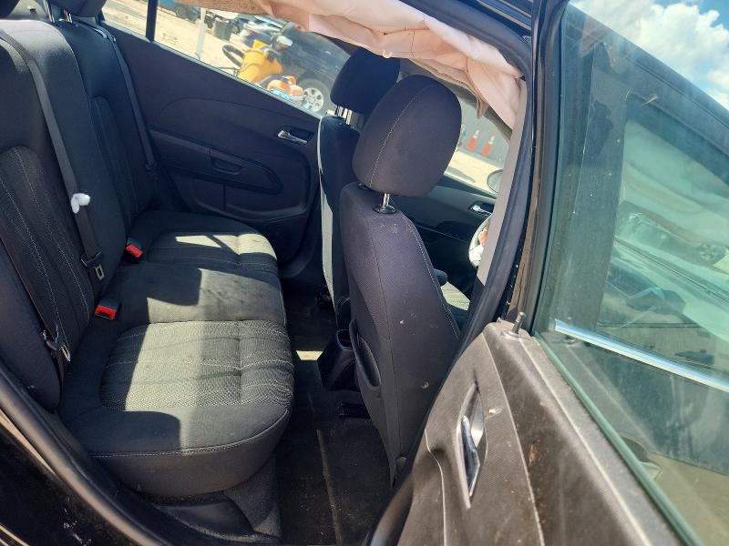 70033176 :رقم المزاد ، 1G1JD5SB8K4110674 vin ، 2019 Chevrolet Sonic مزاد بيع