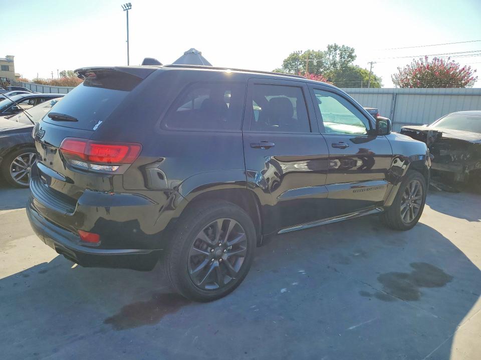 67988806 :رقم المزاد ، 1C4RJECG7JC327277 vin ، 2018 Jeep Grand Cherokee مزاد بيع