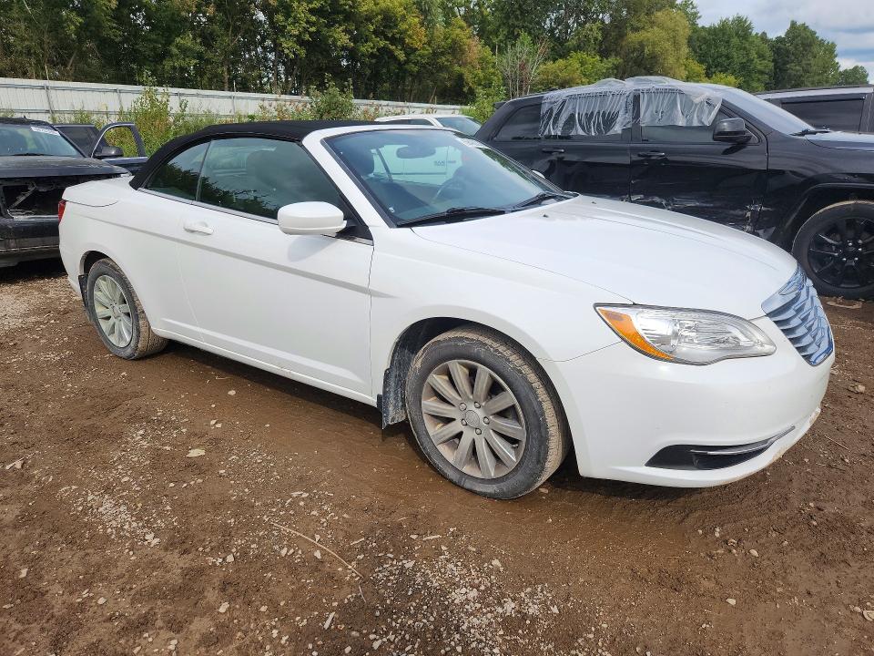 69430336 :رقم المزاد ، 1C3BCBEB1CN121931 vin ، 2012 Chrysler 200 مزاد بيع