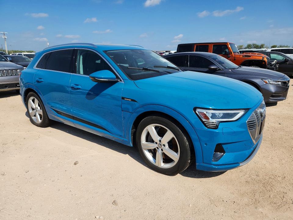Продаж на аукціоні авто 2019 Audi E-tron, vin: WA1VABGE8KB017310, номер лоту: 67156876