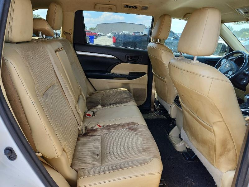 2015 Toyota Highlander მანქანა იყიდება აუქციონზე, vin: 5TDZKRFH1FS117045, აუქციონის ნომერი: 67332076