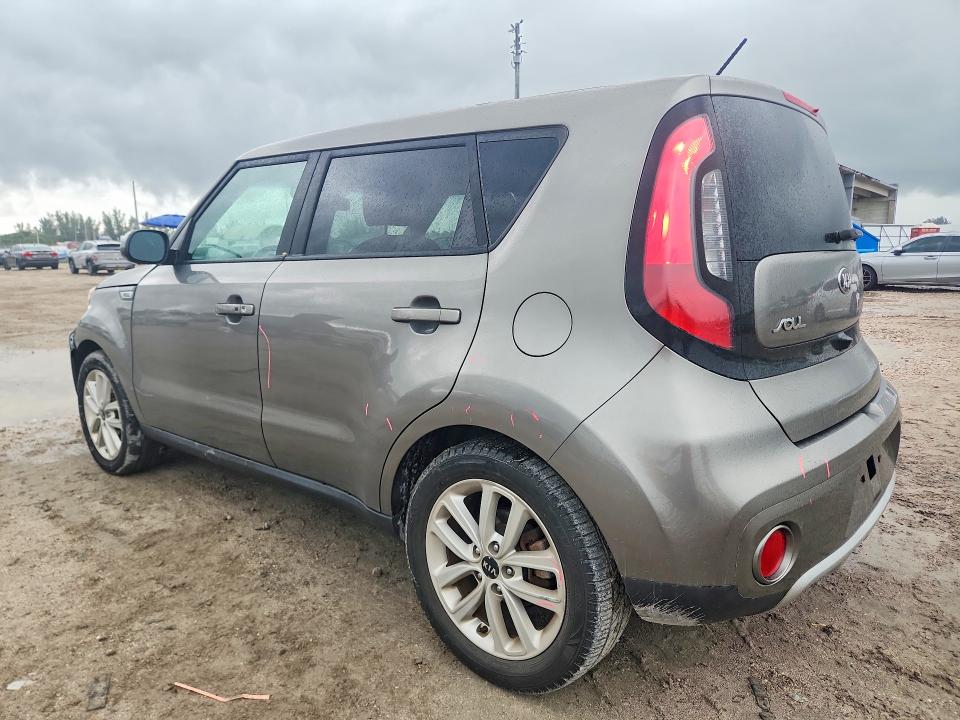 68376186 :رقم المزاد ، KNDJP3A58J7515400 vin ، 2018 Kia Soul مزاد بيع