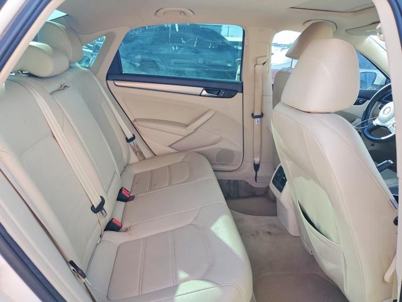 70654126 :رقم المزاد ، 1VWBN7A33EC073345 vin ، 2014 Volkswagen Passat مزاد بيع