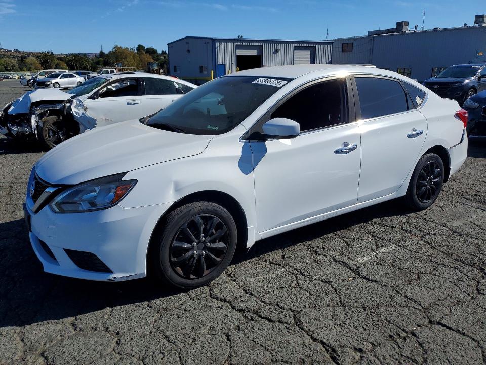 2018 Nissan Sentra მანქანა იყიდება აუქციონზე, vin: 3N1AB7AP5JY209750, აუქციონის ნომერი: 67846176