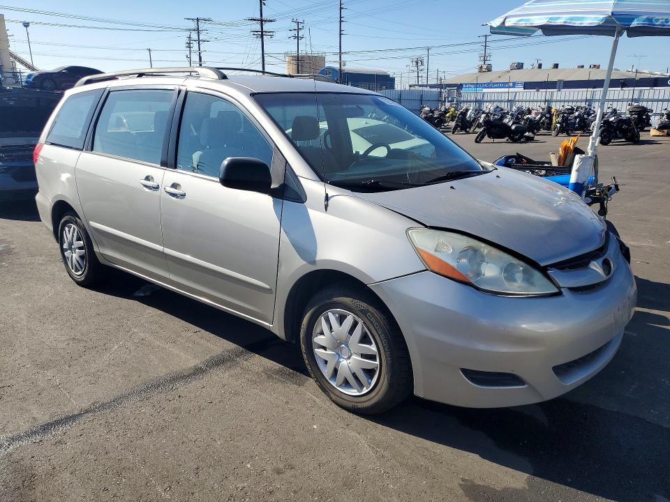 2006 Toyota Sienna მანქანა იყიდება აუქციონზე, vin: 5TDZA23C66S452563, აუქციონის ნომერი: 70312656