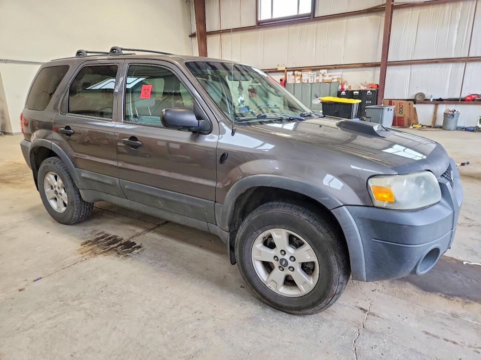 2005 Ford Escape მანქანა იყიდება აუქციონზე, vin: 1FMYU93185KA85967, აუქციონის ნომერი: 67719096