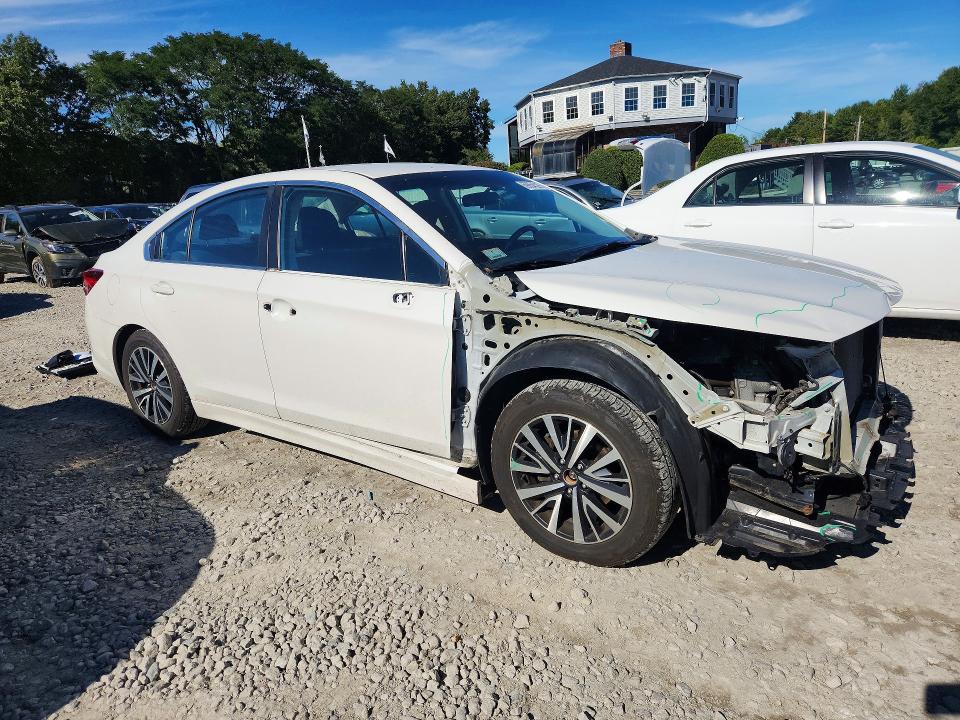 2018 Subaru Legacy მანქანა იყიდება აუქციონზე, vin: 4S3BNAB67J3021235, აუქციონის ნომერი: 69854526