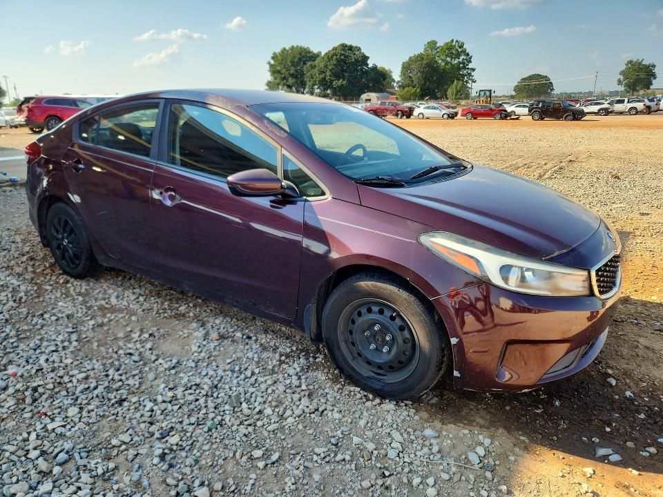 2017 Kia Forte მანქანა იყიდება აუქციონზე, vin: 3KPFK4A7XHE137019, აუქციონის ნომერი: 67198046