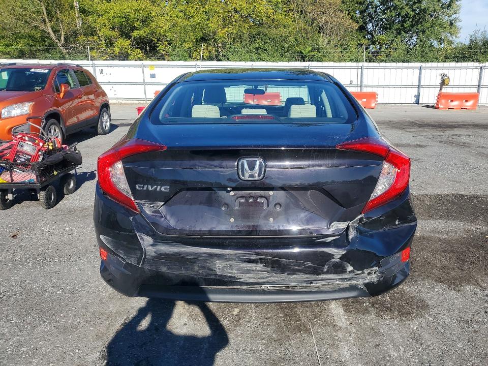 Продаж на аукціоні авто 2018 Honda Civic, vin: 2HGFC2F53JH560089, номер лоту: 70640396