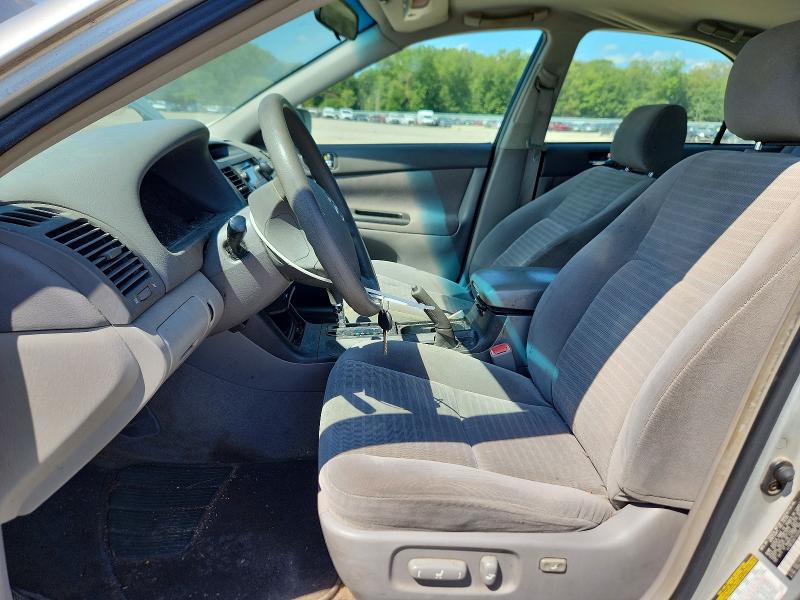 66118726 :رقم المزاد ، 4T1BE32K75U585553 vin ، 2005 Toyota Camry مزاد بيع