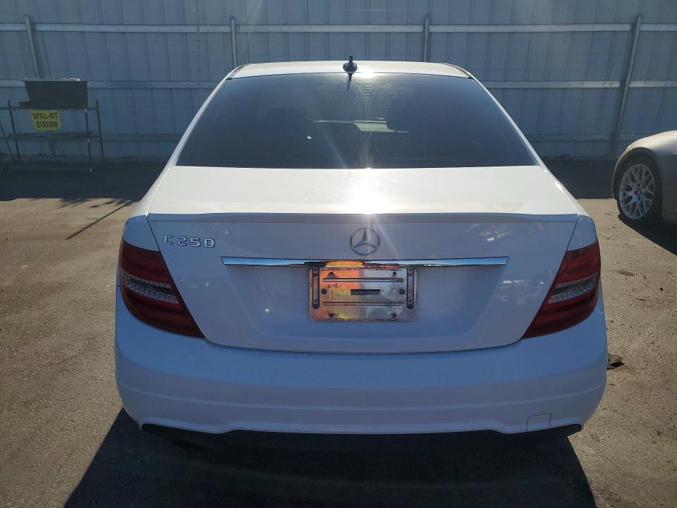 67404036 :رقم المزاد ، WDDGF4HB1EG239426 vin ، 2014 Mercedes-benz C مزاد بيع
