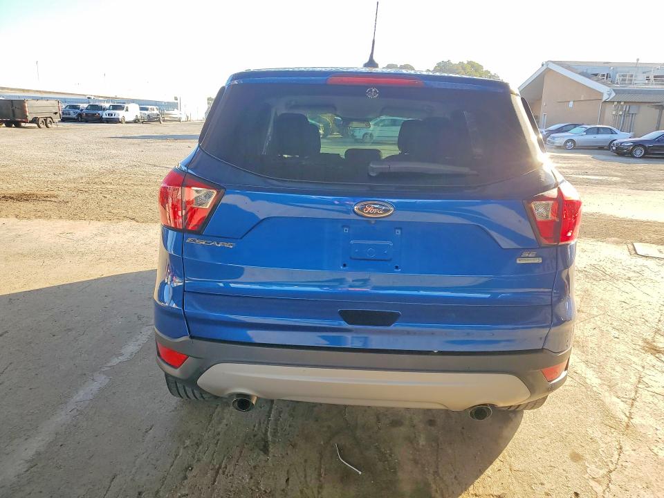 2019 Ford Escape მანქანა იყიდება აუქციონზე, vin: 1FMCU0GD1KUB10573, აუქციონის ნომერი: 70714366