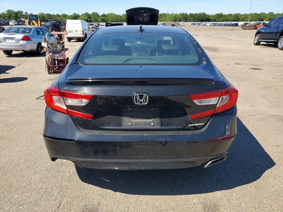 Продаж на аукціоні авто 2018 Honda Accord, vin: 1HGCV1F3XJA204081, номер лоту: 67336556