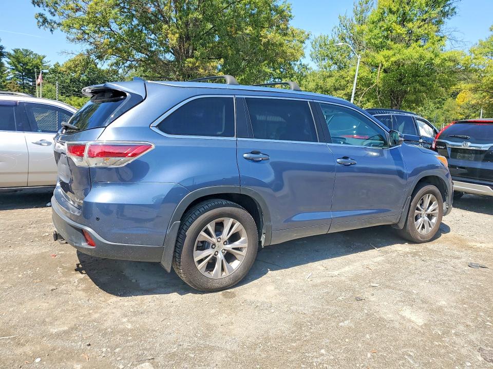 67085006 :رقم المزاد ، 5TDJKRFH2FS214655 vin ، 2015 Toyota Highlander مزاد بيع