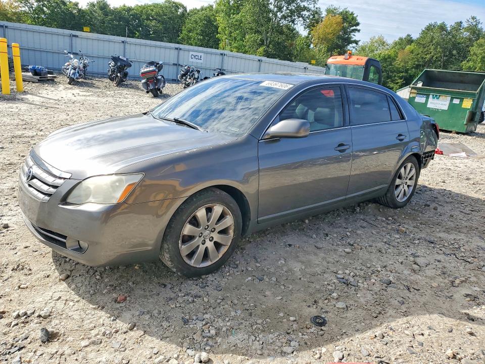 69397606 :رقم المزاد ، 4T1BK36B95U051389 vin ، 2005 Toyota Avalon مزاد بيع