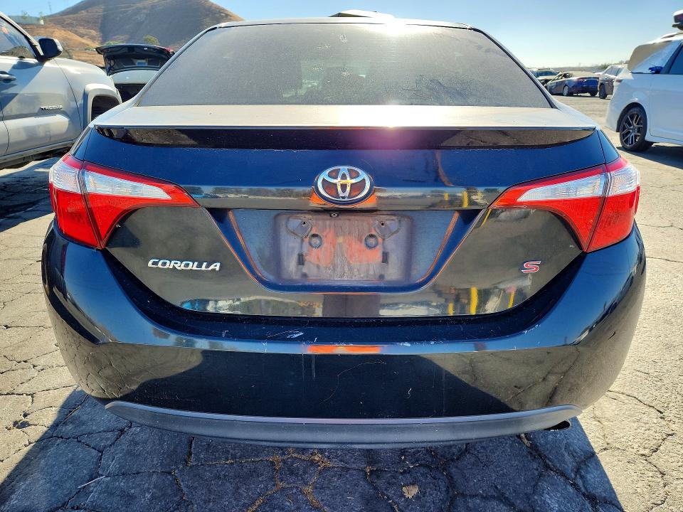 Продажа на аукционе авто 2015 Toyota Corolla, vin: 5YFBURHE6FP188233, номер лота: 67448236