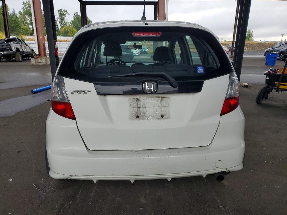 67318366 :رقم المزاد ، JHMGE8H37DC078131 vin ، 2013 Honda Fit مزاد بيع